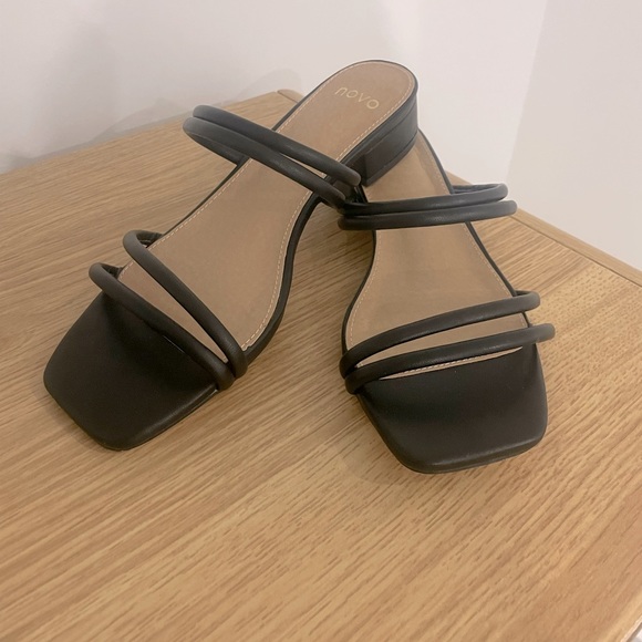 FABLE HEELS 🖤 - Picture 8 of 10